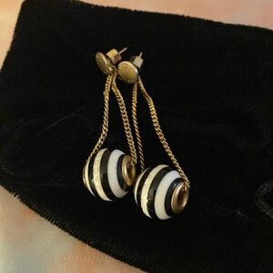 Vintage marc jacobs black and white earrings ❤️